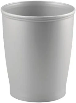 IDesign - 93437 IDesign Kent Plastic Wastebasket, Small Round Plastic Trash Can For Bathroom, Bedroom, Dorm, College, Office, 8.25" X 10", Black -GENERIC Shop 31DNxYHNS7L. AC