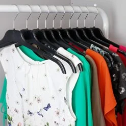 Hangerworld 15 Black 17inch Plastic Notched All Purpose Coat Clothes Garment Dress Shirt Top Hangers -GENERIC Shop 51AHeDEVWkL